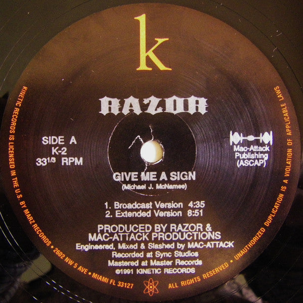 Razor (11) : Give Me A Sign / The Face Of Fear (12")