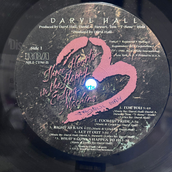 Daryl Hall : Three Hearts In The Happy Ending Machine (LP, Album, Tra)