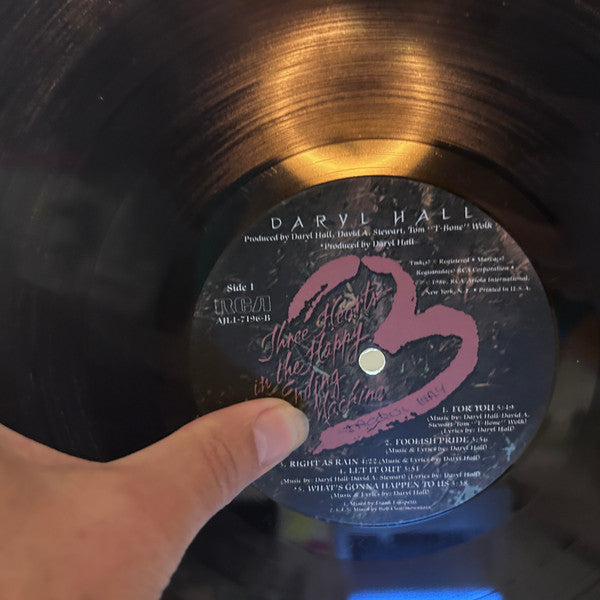 Daryl Hall : Three Hearts In The Happy Ending Machine (LP, Album, Tra)